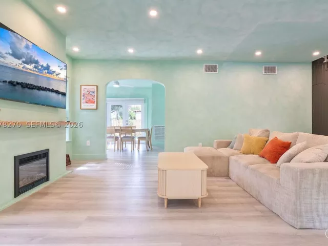 4-bedroom home for rent in Miami - 22 NE 44th St 0 - MondialRealty