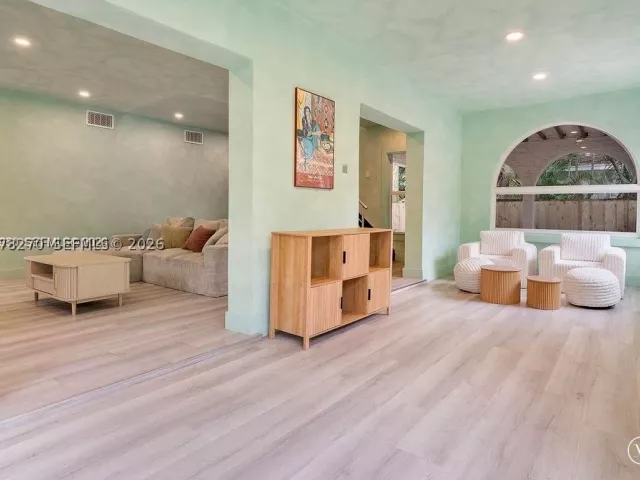 4-bedroom home for rent in Miami - 22 NE 44th St 0 - MondialRealty
