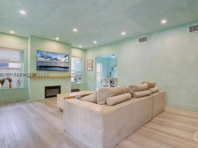 4-bedroom home for rent in Miami - 22 NE 44th St 0 - MondialRealty