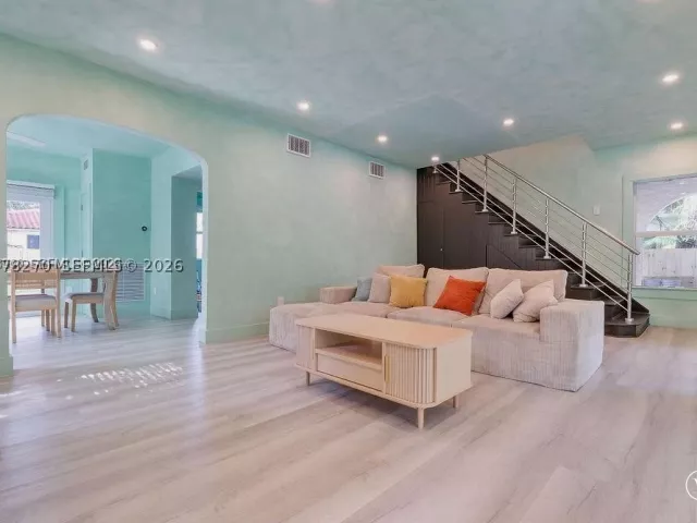 4-bedroom home for rent in Miami - 22 NE 44th St 0 - MondialRealty