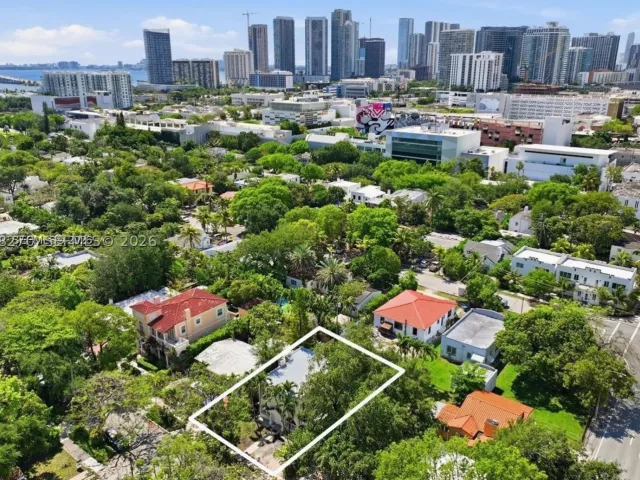 4-bedroom home for rent in Miami - 22 NE 44th St 0 - MondialRealty