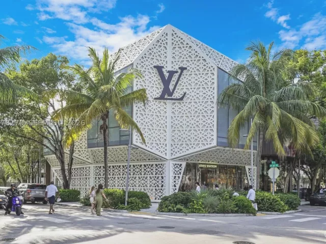 4-bedroom home for rent in Miami - 22 NE 44th St 0 - MondialRealty