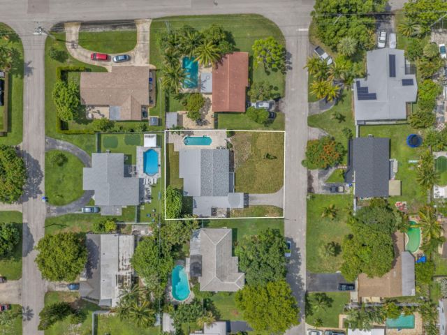 3-bedroom home for sale in Pompano Beach - 850 SW 1ST Terrace - MondialRealty