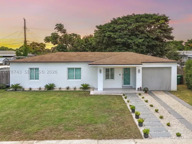 3-bedroom home for sale in Miami - 14940 Pierce St - MondialRealty
