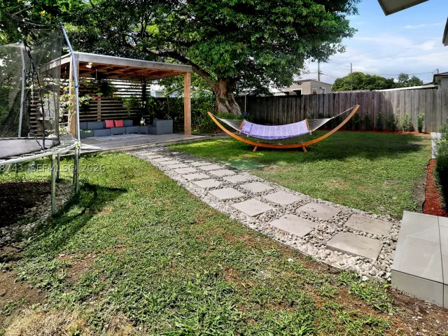 3-bedroom home for sale in Miami - 14940 Pierce St - MondialRealty
