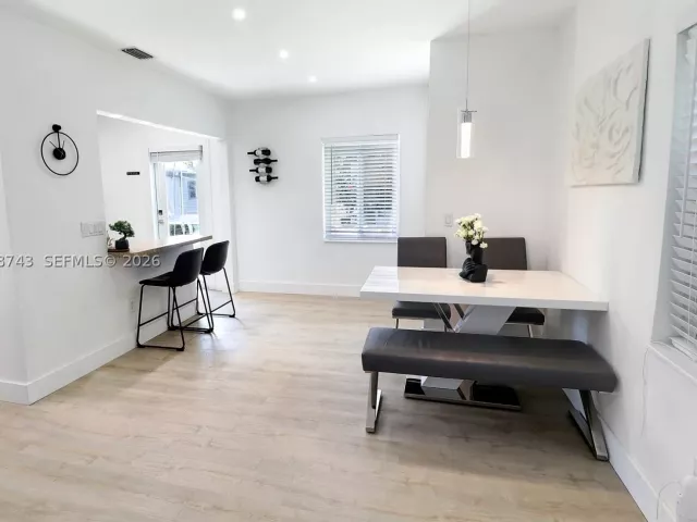 3-bedroom home for sale in Miami - 14940 Pierce St - MondialRealty