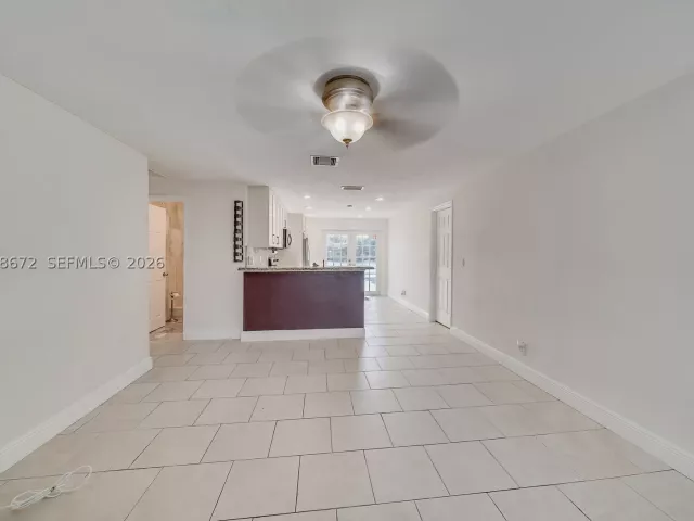 3-bedroom home for rent in Hollywood - 5900 N FARRAGUT DR 0 - MondialRealty
