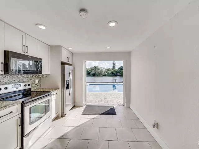3-bedroom home for rent in Hollywood - 5900 N FARRAGUT DR 0 - MondialRealty