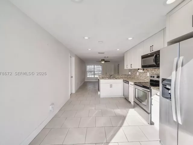 3-bedroom home for rent in Hollywood - 5900 N FARRAGUT DR 0 - MondialRealty