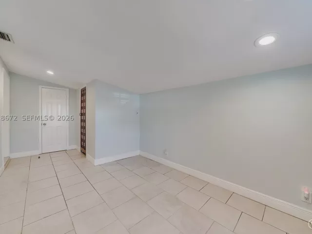3-bedroom home for rent in Hollywood - 5900 N FARRAGUT DR 0 - MondialRealty