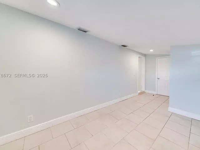 3-bedroom home for rent in Hollywood - 5900 N FARRAGUT DR 0 - MondialRealty