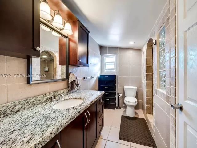 3-bedroom home for rent in Hollywood - 5900 N FARRAGUT DR 0 - MondialRealty