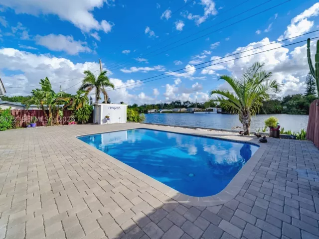 3-bedroom home for rent in Hollywood - 5900 N FARRAGUT DR 0 - MondialRealty