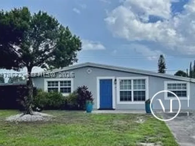 3-bedroom home for rent in Hollywood - 5900 N FARRAGUT DR 0 - MondialRealty