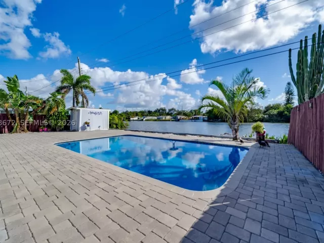 3-bedroom home for rent in Hollywood - 5900 N FARRAGUT DR 0 - MondialRealty