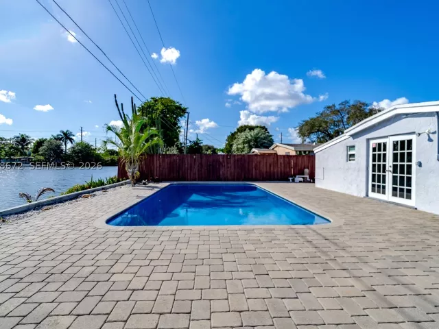 3-bedroom home for rent in Hollywood - 5900 N FARRAGUT DR 0 - MondialRealty