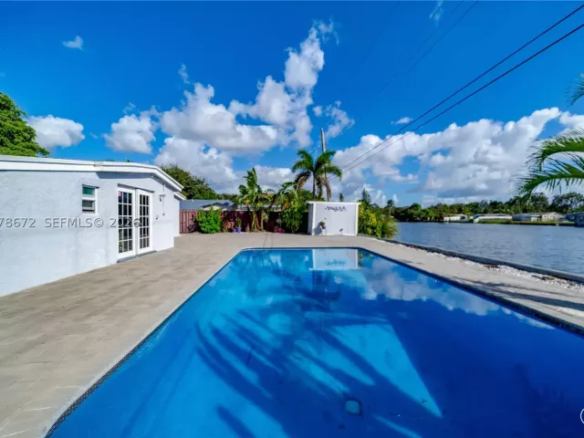 3-bedroom home for rent in Hollywood - 5900 N FARRAGUT DR 0 - MondialRealty