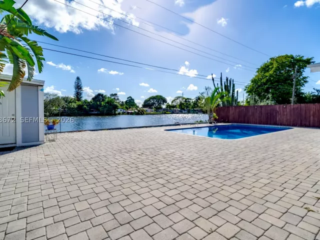 3-bedroom home for rent in Hollywood - 5900 N FARRAGUT DR 0 - MondialRealty