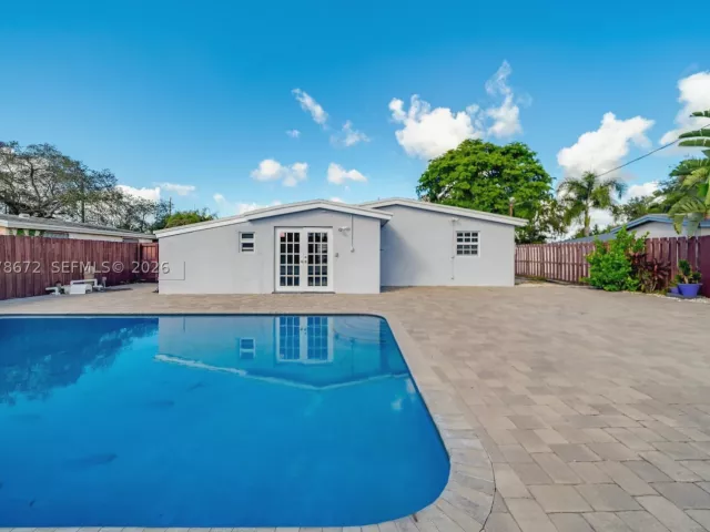 3-bedroom home for rent in Hollywood - 5900 N FARRAGUT DR 0 - MondialRealty