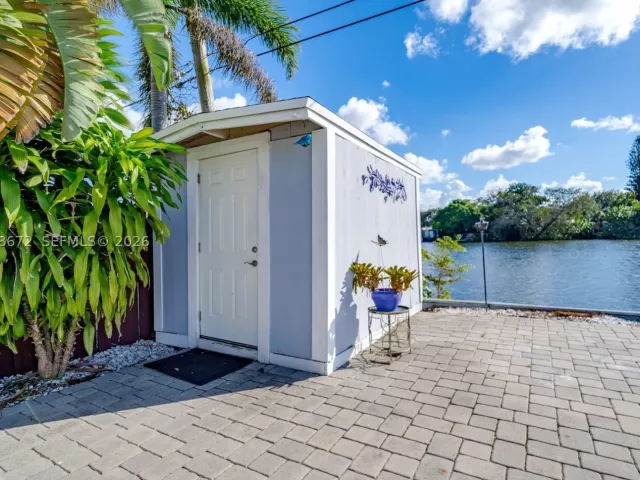 3-bedroom home for rent in Hollywood - 5900 N FARRAGUT DR 0 - MondialRealty