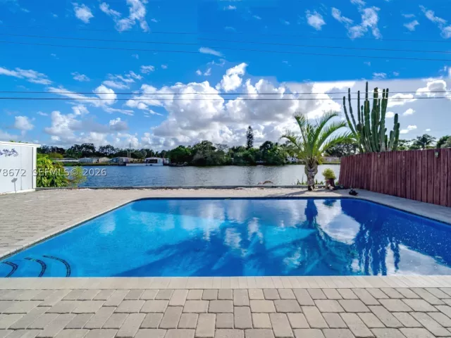 3-bedroom home for rent in Hollywood - 5900 N FARRAGUT DR 0 - MondialRealty