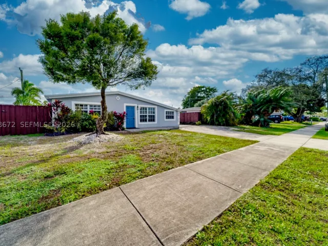 3-bedroom home for rent in Hollywood - 5900 N FARRAGUT DR 0 - MondialRealty