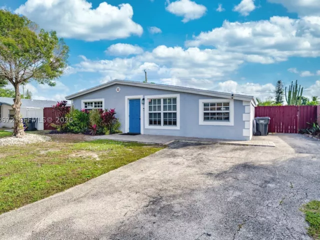 3-bedroom home for rent in Hollywood - 5900 N FARRAGUT DR 0 - MondialRealty