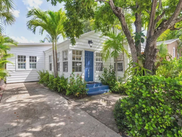 3-bedroom home for sale in West Palm Beach - 609 PALM Street - MondialRealty