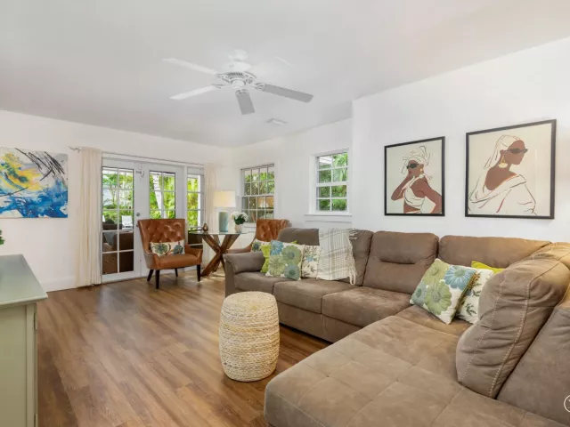 3-bedroom home for sale in West Palm Beach - 609 PALM Street - MondialRealty