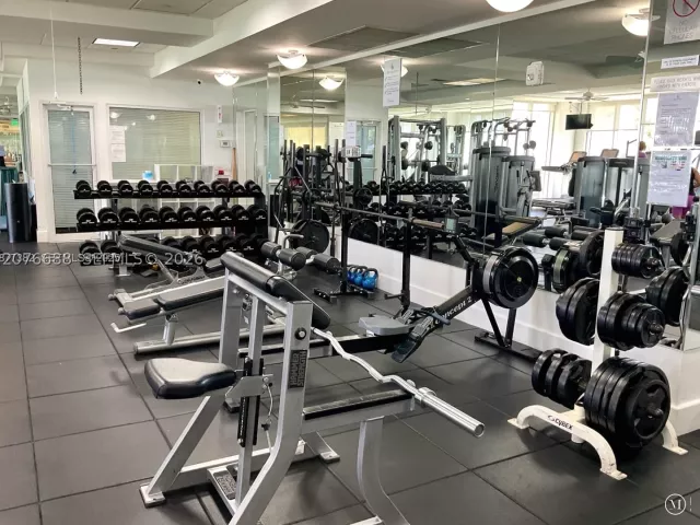 2-bedroom condo for rent in Sunny Isles Beach - 16425 Collins Ave 2016 - MondialRealty
