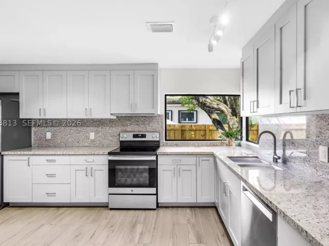 3-bedroom home for rent in Miami - 435 NE 114th St - MondialRealty