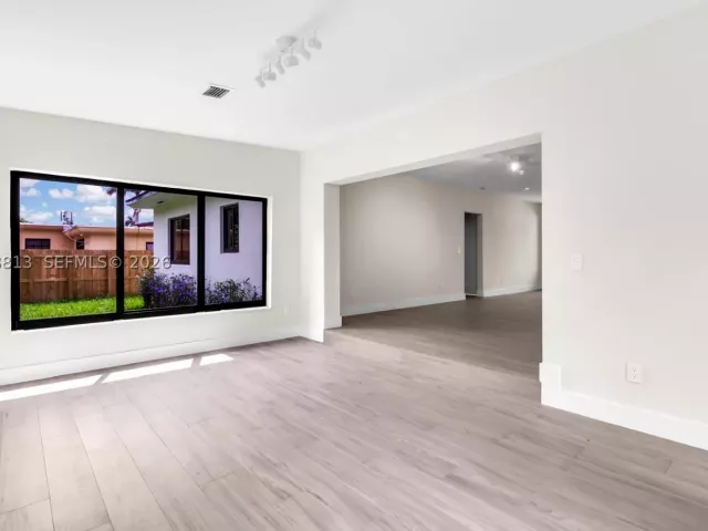3-bedroom home for rent in Miami - 435 NE 114th St - MondialRealty