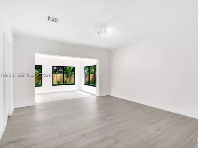 3-bedroom home for rent in Miami - 435 NE 114th St - MondialRealty