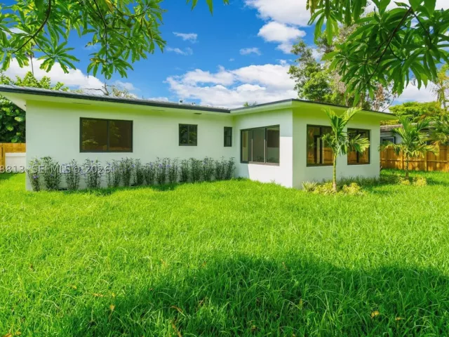 3-bedroom home for rent in Miami - 435 NE 114th St - MondialRealty
