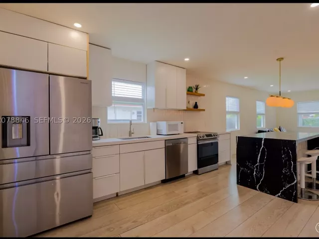 3-bedroom home for rent in Fort Lauderdale - 1332 NE 5th Ave 1 - MondialRealty