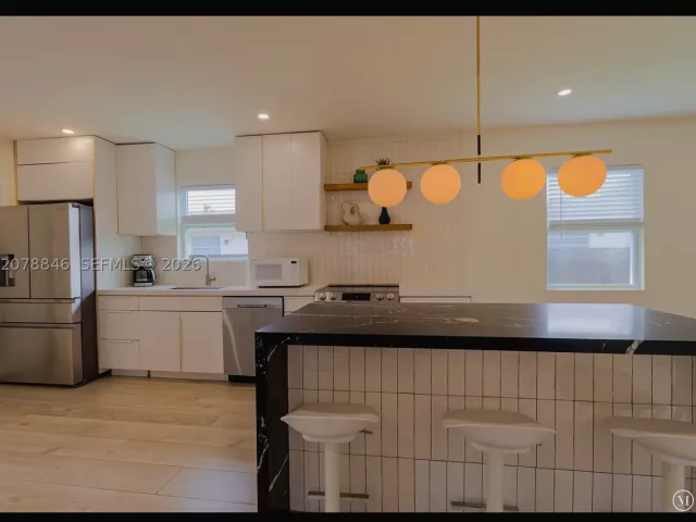 3-bedroom home for rent in Fort Lauderdale - 1332 NE 5th Ave 1 - MondialRealty