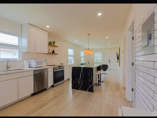 3-bedroom home for rent in Fort Lauderdale - 1332 NE 5th Ave 1 - MondialRealty