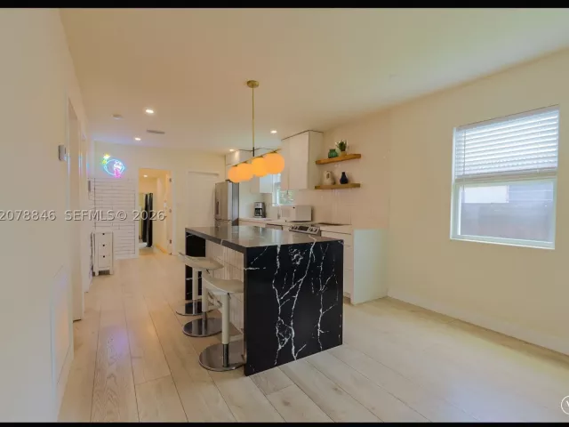 3-bedroom home for rent in Fort Lauderdale - 1332 NE 5th Ave 1 - MondialRealty