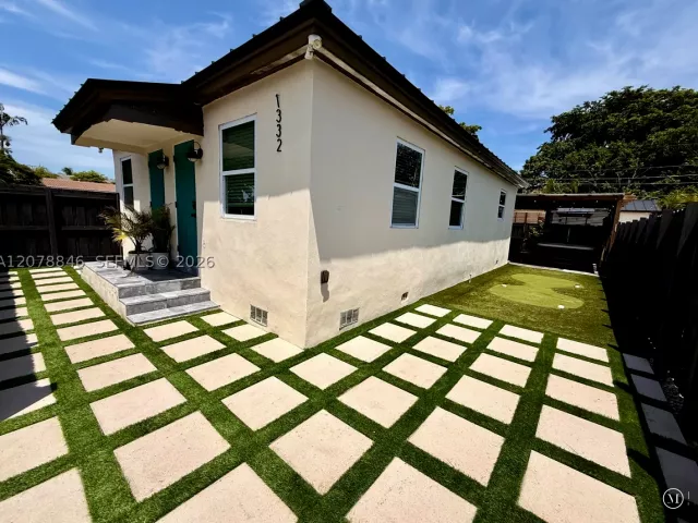 3-bedroom home for rent in Fort Lauderdale - 1332 NE 5th Ave 1 - MondialRealty