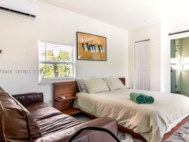 3-bedroom home for rent in Fort Lauderdale - 1332 NE 5th Ave 1 - MondialRealty