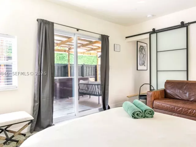3-bedroom home for rent in Fort Lauderdale - 1332 NE 5th Ave 1 - MondialRealty