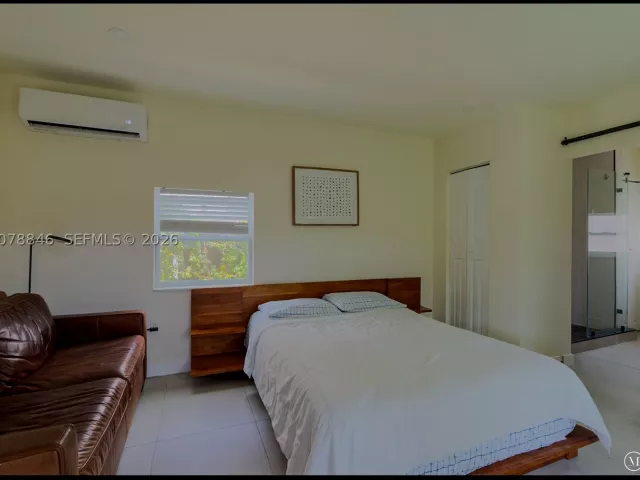 3-bedroom home for rent in Fort Lauderdale - 1332 NE 5th Ave 1 - MondialRealty