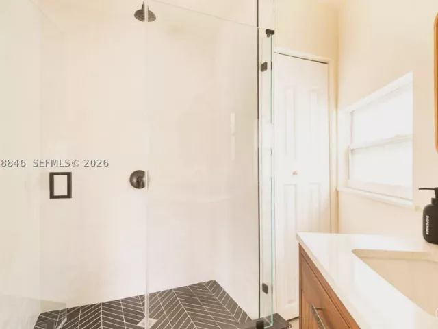 3-bedroom home for rent in Fort Lauderdale - 1332 NE 5th Ave 1 - MondialRealty