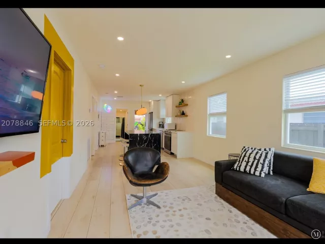 3-bedroom home for rent in Fort Lauderdale - 1332 NE 5th Ave 1 - MondialRealty