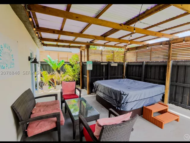 3-bedroom home for rent in Fort Lauderdale - 1332 NE 5th Ave 1 - MondialRealty