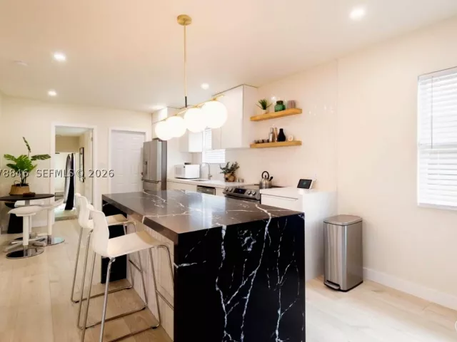 3-bedroom home for rent in Fort Lauderdale - 1332 NE 5th Ave 1 - MondialRealty