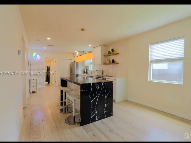 3-bedroom home for rent in Fort Lauderdale - 1332 NE 5th Ave 1 - MondialRealty