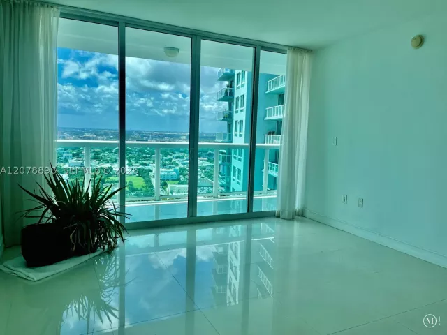 2-bedroom condo for sale in Miami - 1800 N Bayshore Dr 3710 - MondialRealty