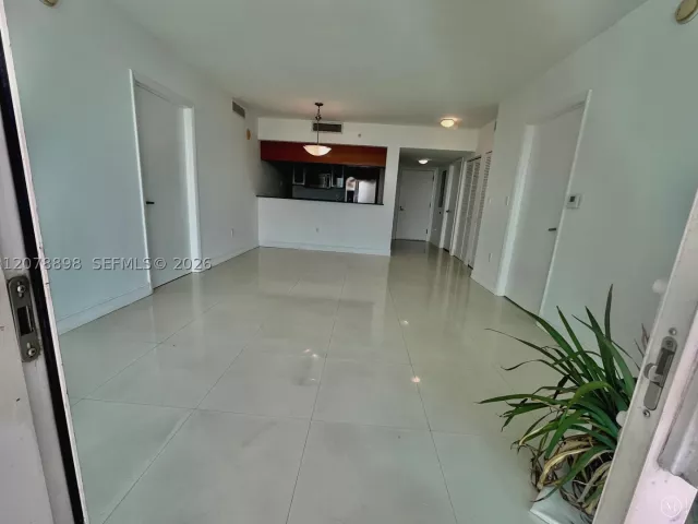 2-bedroom condo for sale in Miami - 1800 N Bayshore Dr 3710 - MondialRealty