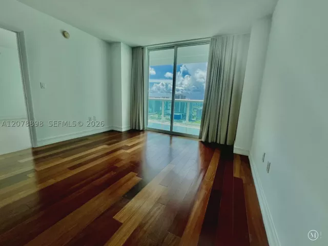 2-bedroom condo for sale in Miami - 1800 N Bayshore Dr 3710 - MondialRealty